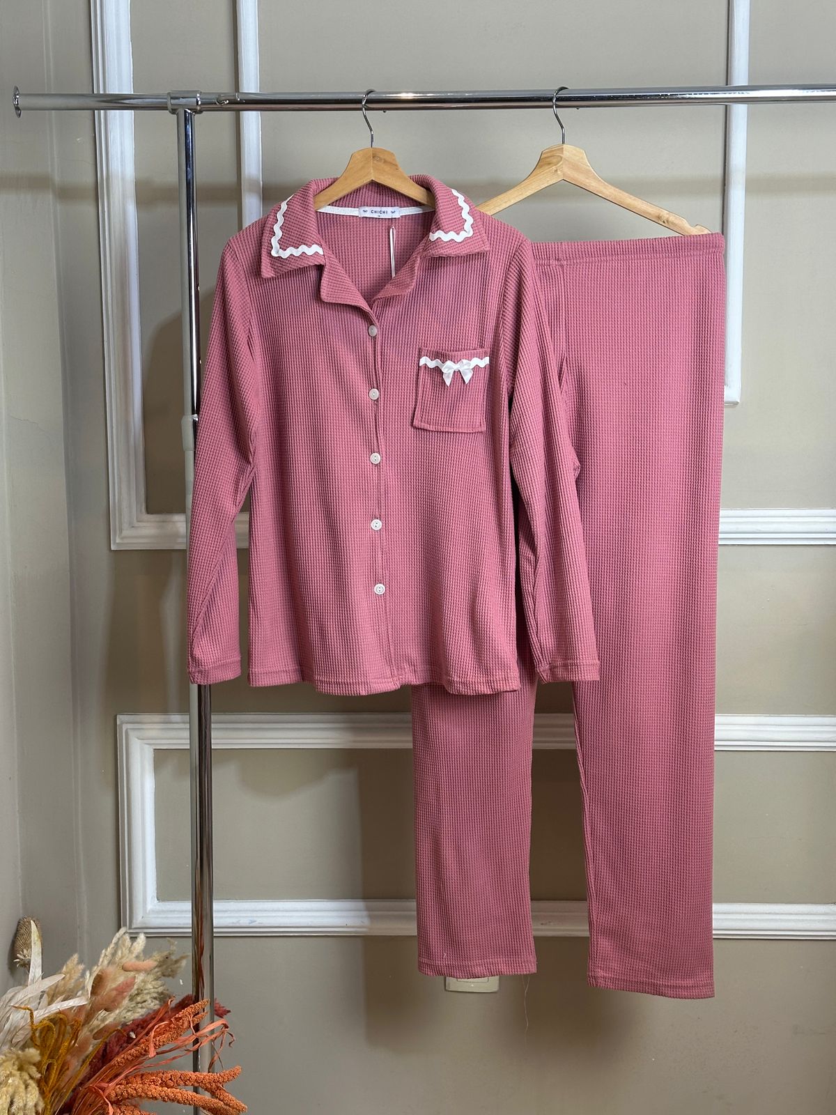 Lys d’Hiver - Pyjama boutonné -Pureté céleste et douceur