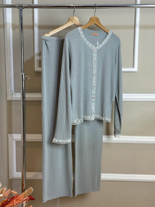 Eve - Pyjama boutonné - Élégance nocturne et raffinement sobre